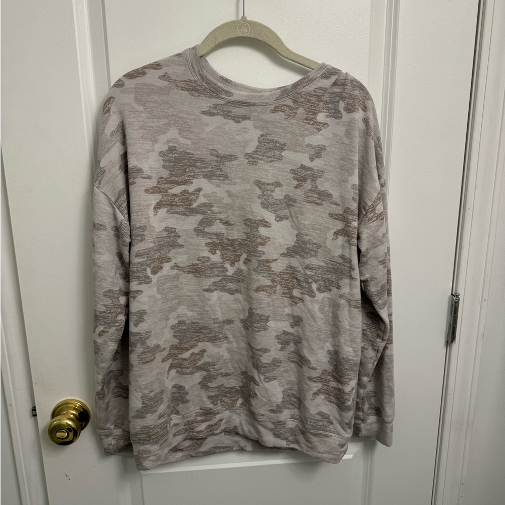 Athleta Workout Sweatshirt Camo Size Small